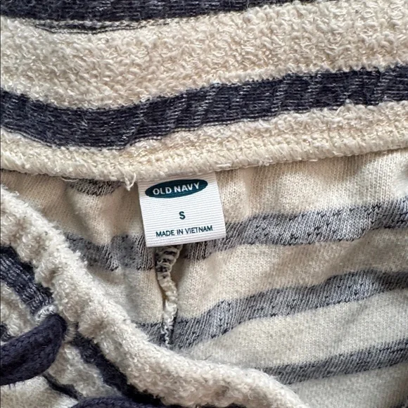 Old navy Women’s Striped Short Sleeve striped Set in Navy and Cream - Picture 4 of 5